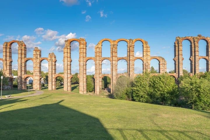 Hello Merida: Private 2-Hour Intro City Walk with Local Guide
