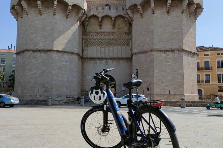 Bike Tour of Valencia See Iconic Landmarks