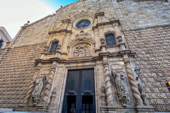 Barcelona Gothic Quarter Tour with tapas and flamenco show