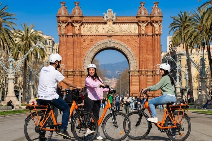 Tapas Tasting Bike/E-Bike Tour in Barcelona