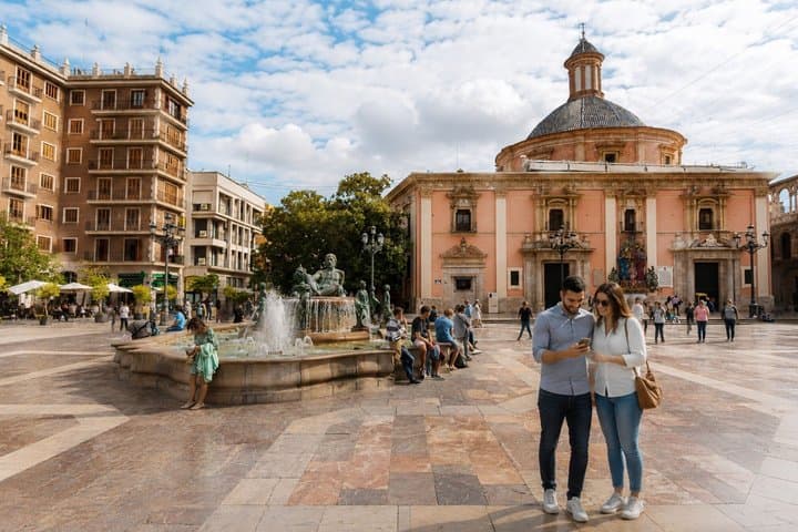 Valencia Scavenger Hunt & Highlights Self-Guided Walking Tour