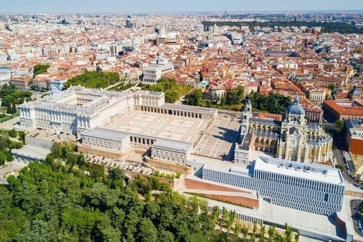 Private Guided Tour of the Royal Palace of Madrid