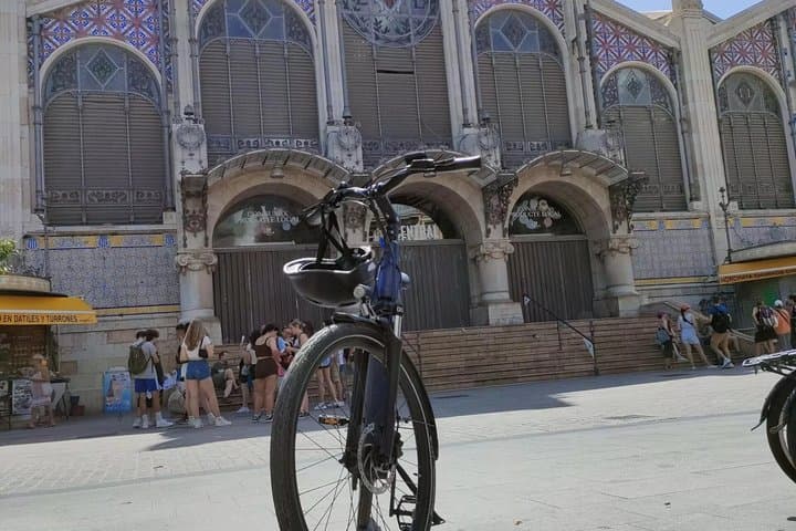Valencia Daily City Tour by Bike