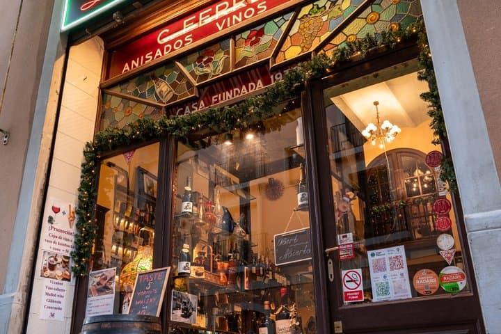 Vermut Tasting Experience in La Licorera. Est. 1932