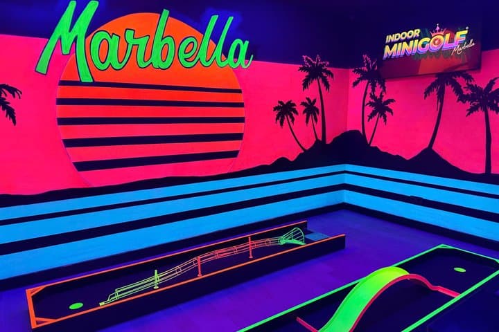 Indoor 18 Holes UV Glow Minigolf Adventure in Marbella