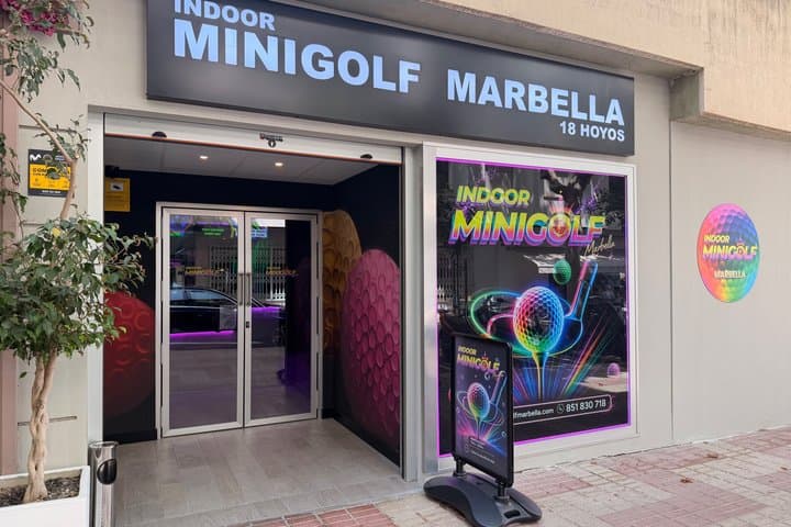 Indoor 18 Holes UV Glow Minigolf Adventure in Marbella