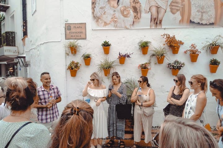 Marbella Original Food Tour: Tapas, Wine & Old Town with a Local