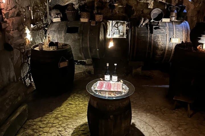 Experience with traditional winery tasting serrana s.XVI
