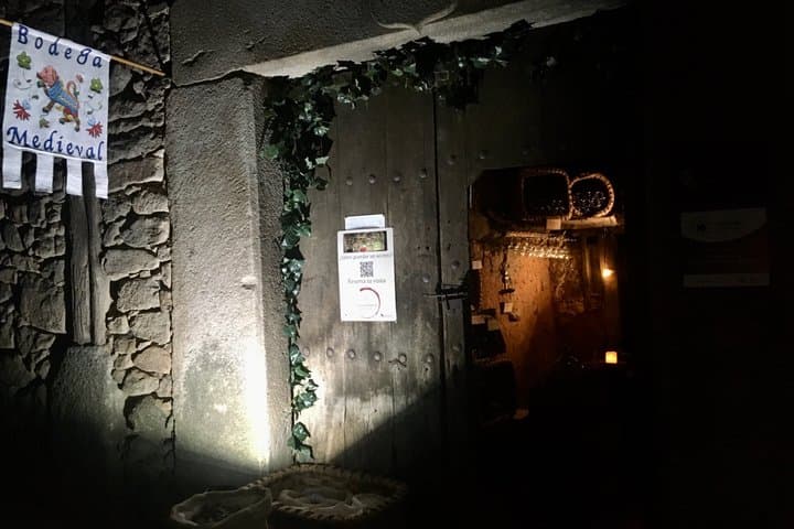 Experience with traditional winery tasting serrana s.XVI