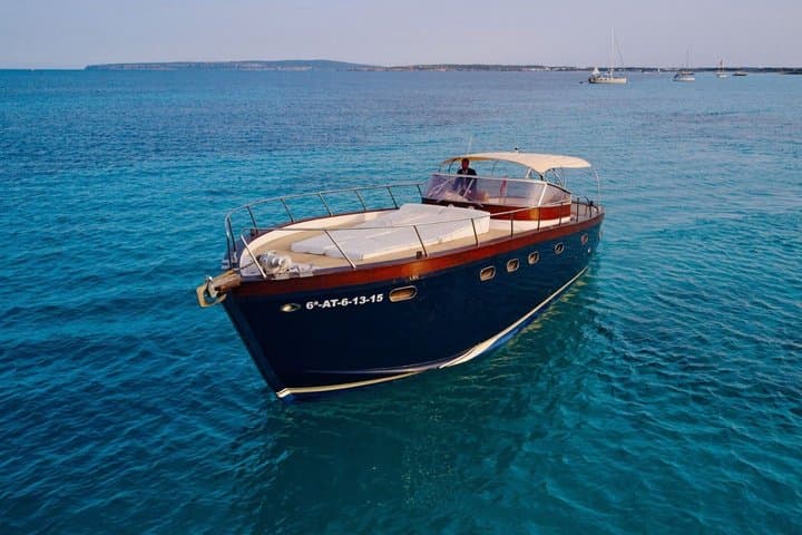 Private Yacht Rental in Ibiza for 8 People with Drinks