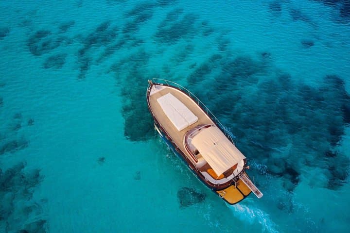 Private Yacht Rental in Ibiza for 8 People with Drinks
