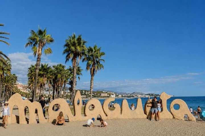 Malaga Scavenger Hunt & Highlights Self-Guided Walking Tour