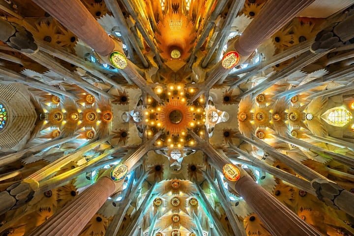 Barcelona: Sagrada Familia Skip-the-Line Guided Tour and Tickets