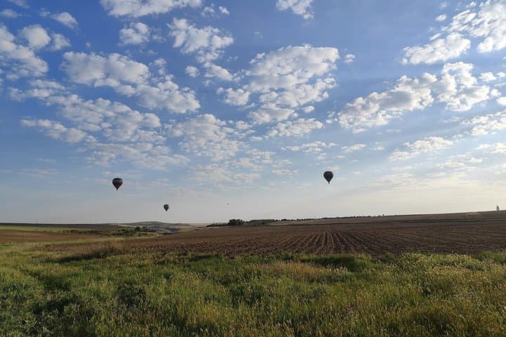 Balloon flight at dawn in Salamanca