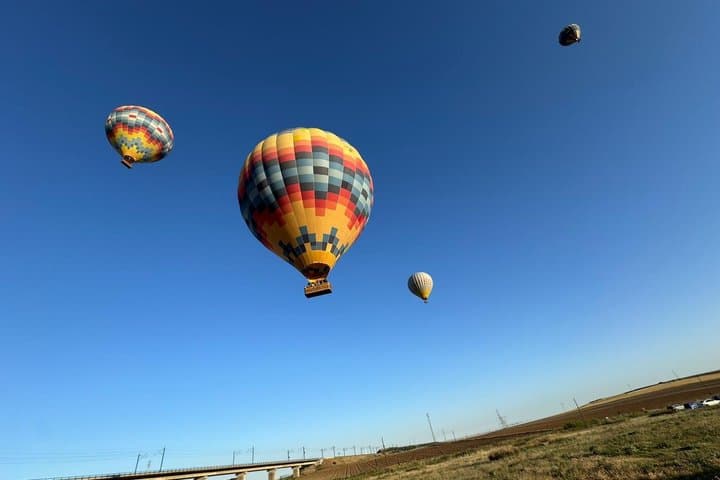 Balloon flight at dawn in Salamanca