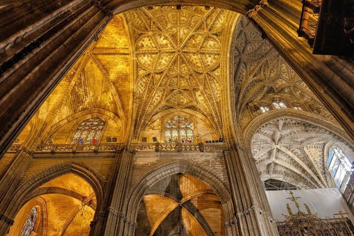 Self-Guided Tour of Seville Cathedral with Augmented Reality