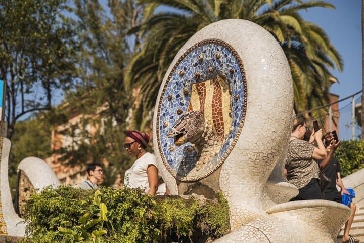 Sagrada Familia de Barcelona and Park Güell Entrance with Audio Guide