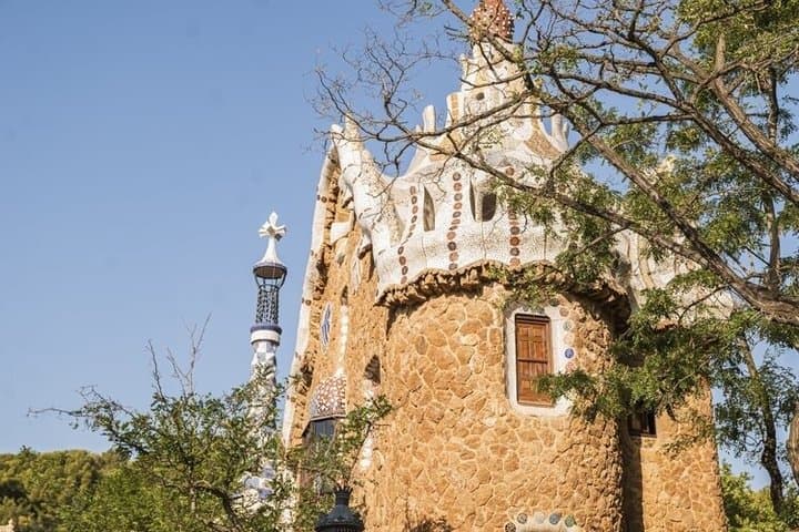 Sagrada Familia de Barcelona and Park Güell Entrance with Audio Guide