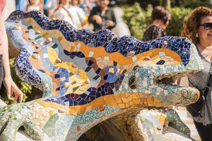 Sagrada Familia de Barcelona and Park Güell Entrance with Audio Guide