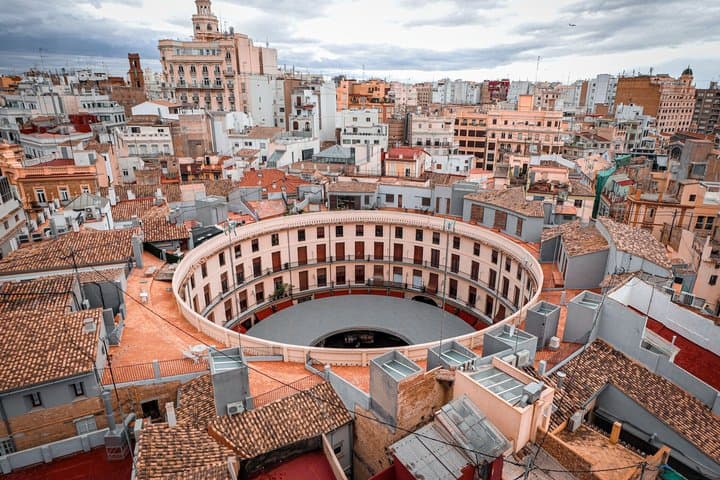 Free walking Tour Valencia Essentials with local guides