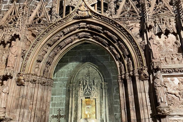 Valencia Cathedral, Holy Grail, Silk Exchange & Wine-Entry Incl.