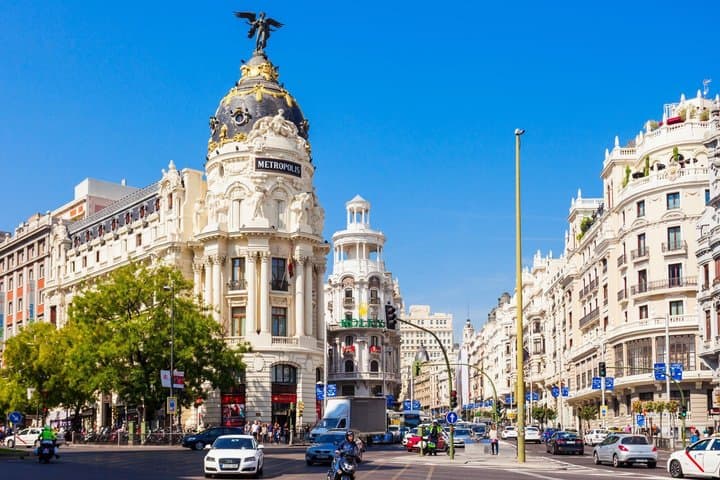 Madrid Scavenger Hunt & Highlights Self-Guided Walking Tour