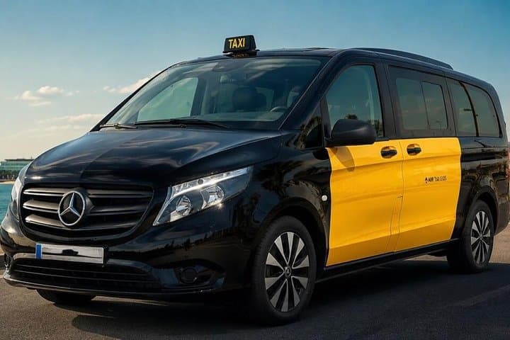 Barcelona Airport BCN to Sitges Private Taxi Transfer