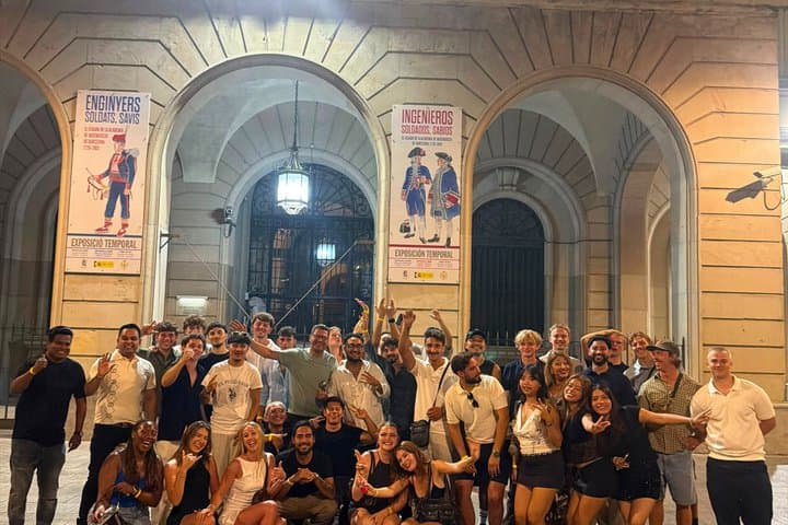 Barcelona Rooftop Party + Bar crawl with VIP Club Entry