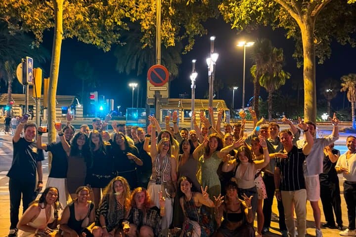 Barcelona Rooftop Party + Bar crawl with VIP Club Entry