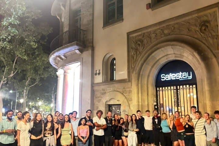 Barcelona Rooftop Party + Bar crawl with VIP Club Entry
