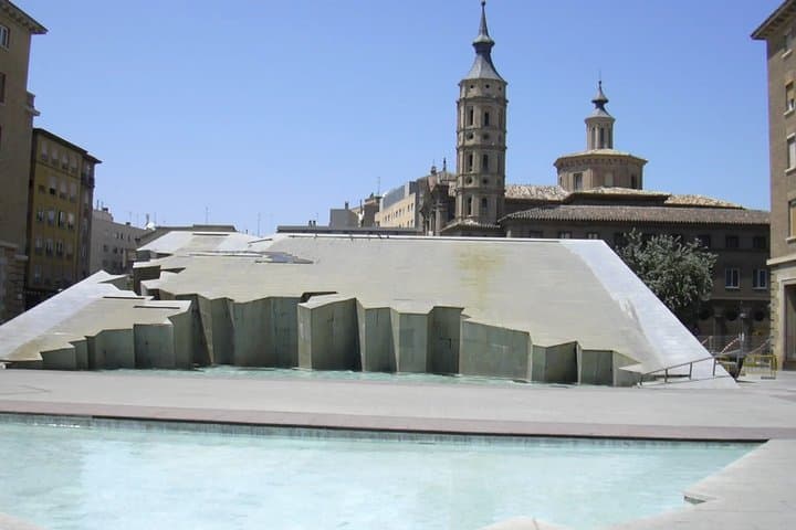 Zaragoza Old Town and El Pilar Self Guided Walking Tour with Quiz