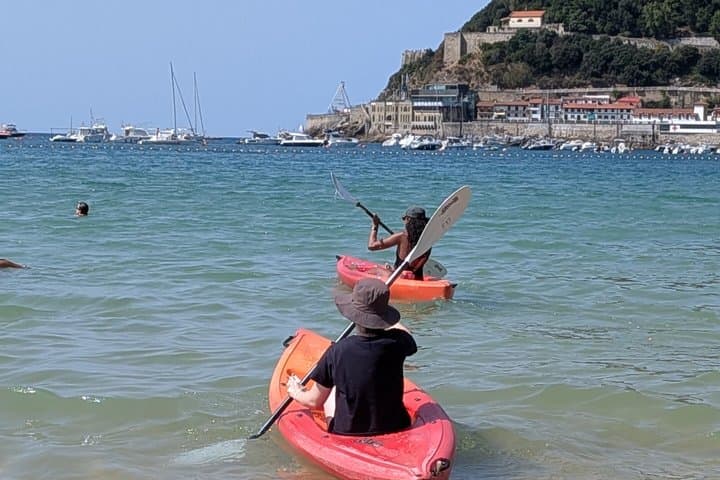 Kayak Sup with a local guide through La concha Bay