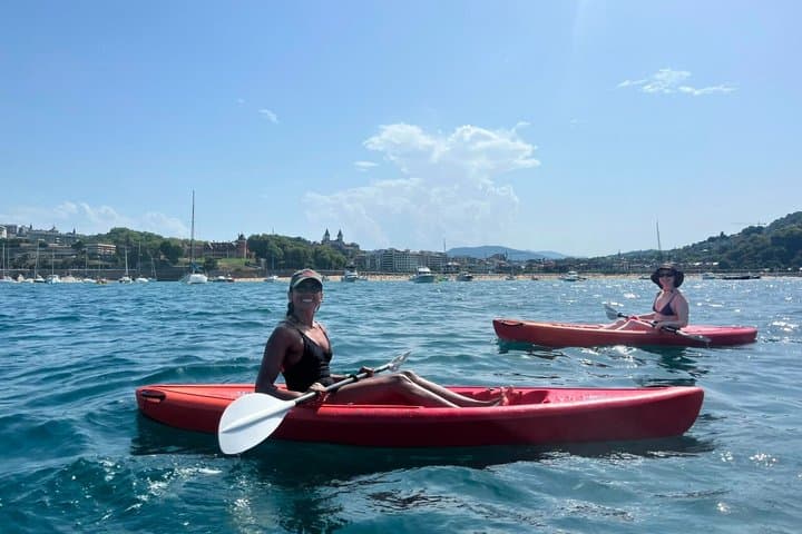Kayak Sup with a local guide through La concha Bay