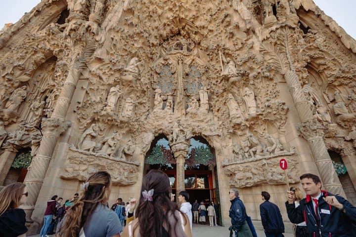 Sagrada Familia Small Group Tour with Skip-the-Line Access