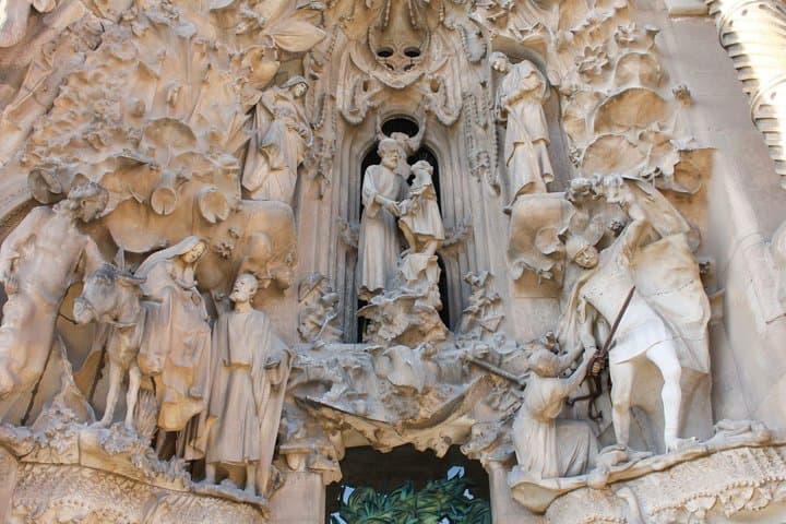 Barcelona Sagrada Familia Stories & Symbols Walking Tour