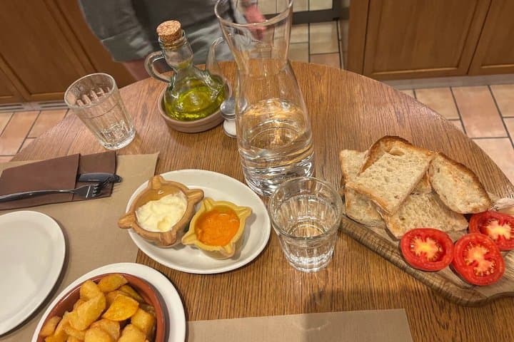 Girona Evening Food Tour and Tapas Bar Experience