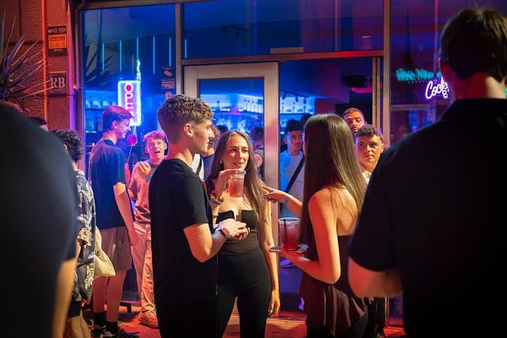 Pub Crawl Barcelona | 4h Experience | Club Entry
