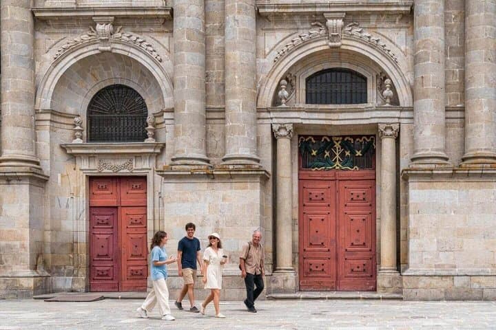 Hello Lugo: Private 2-Hour Intro City Walk with Local Guide