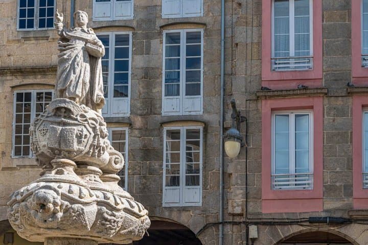 Hello Lugo: Private 2-Hour Intro City Walk with Local Guide