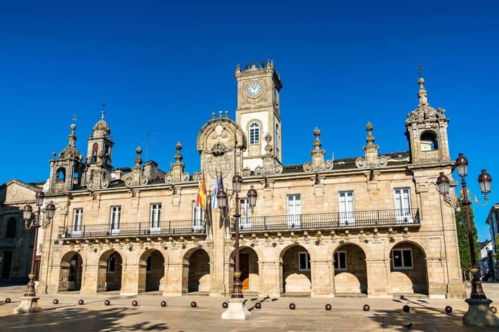 Hello Lugo: Private 2-Hour Intro City Walk with Local Guide