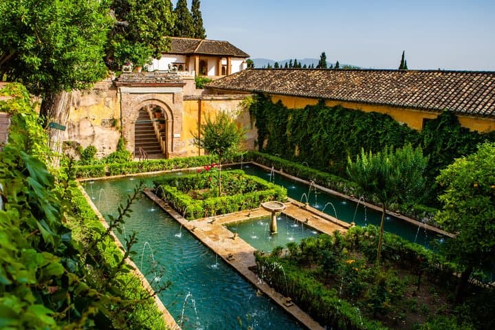 I have my ticket: Join a group in the Alhambra