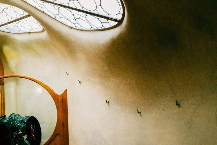 Barcelona Casa Batllo Audio and City Walking Tour