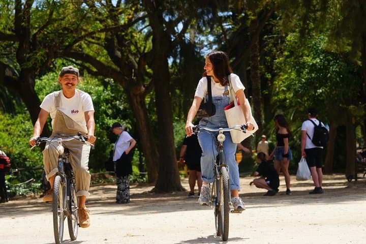 Premium Small Group Bike Tour in Barcelona with Local Guide