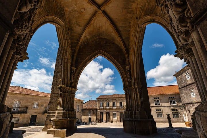 Hello Pontevedra: Private 2-Hour Intro City Walk with Local Guide