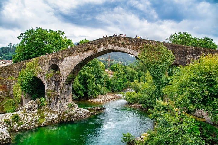Private Tour of the Lakes of Covadonga and Cangas de Onís