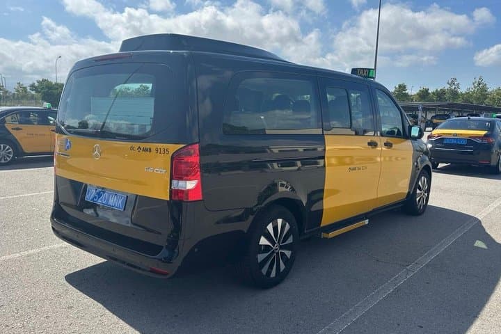 Barcelona Cruise Port to Airport Private Taxi Transfer