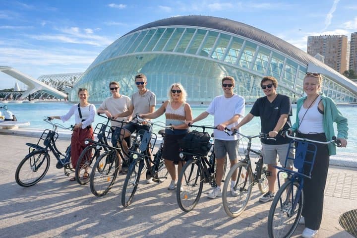 Valencia: E-bike Tour, Beaches & City of Arts and Sciences