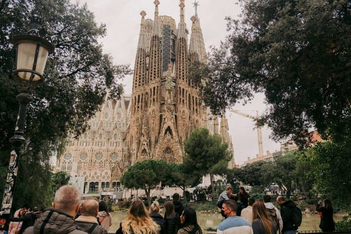 Sagrada Familia Skip The Line Guided Tour in Barcelona