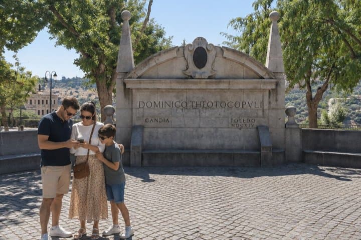 Toledo Scavenger Hunt & Highlights Self-Guided Walking Tour