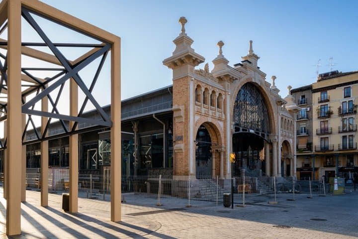 Zaragoza Scavenger Hunt and Highlights Self Guided Walking Tour